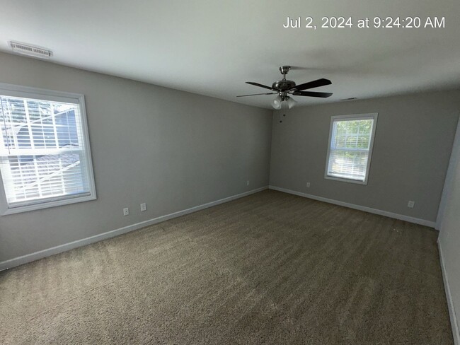 Building Photo - 6080 Lakeway Drive