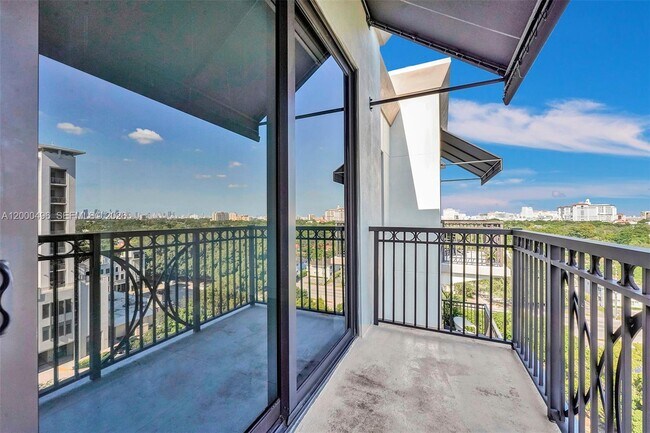 Building Photo - 301 Altara Ave