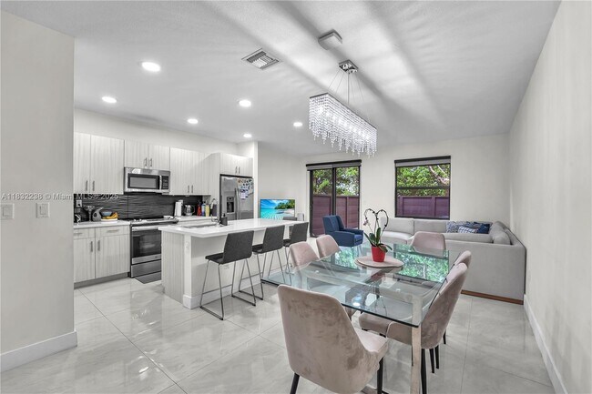 Primary Photo - 15850 NW 91st Ct