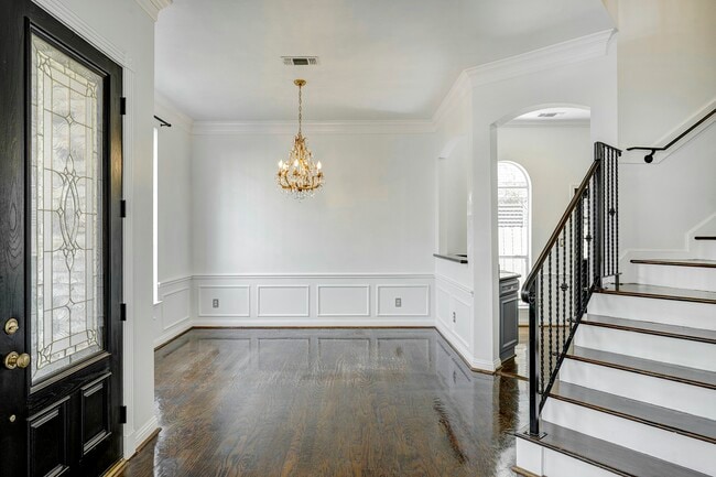 Building Photo - 5207 Blossom St