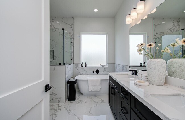 Building Photo - 8702 Ojeman Villas Dr