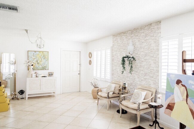 Building Photo - 2403 Lowson Blvd