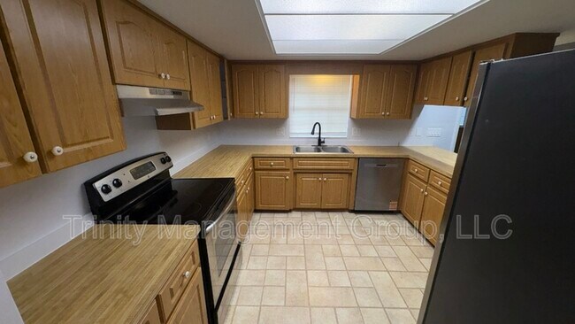 Building Photo - 105 N Edinburgh Dr