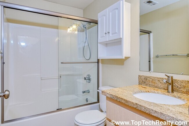 Building Photo - Charming 3 BD* 2.5 BTH Single Family Home In Deerfield Neighborhood! Great Location & Quiet Neigh...