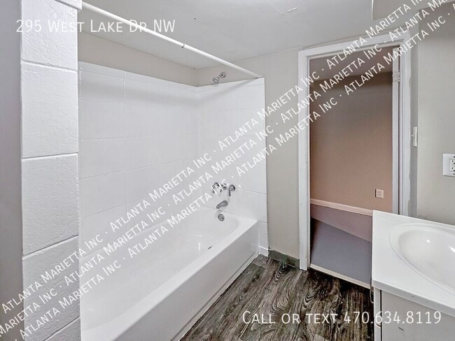 Building Photo - 295 W Lake Dr NW