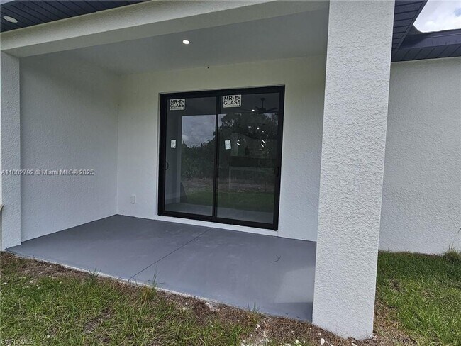 Building Photo - 388 Bell Blvd S