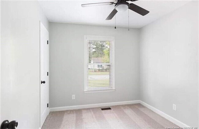 Building Photo - 925 Winterberry Dr