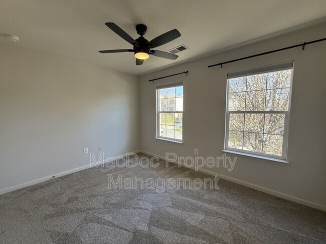 Building Photo - 14 Heatherbrook Ln