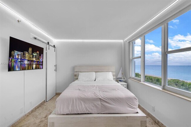 Building Photo - 9195 Collins Ave