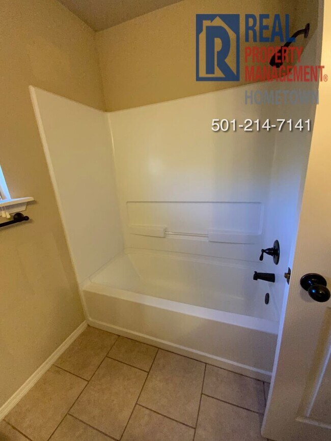 Building Photo - 14902 Parkway Meadows Dr