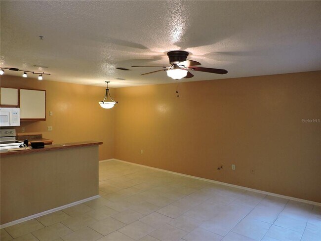Building Photo - 621 Dory Ln