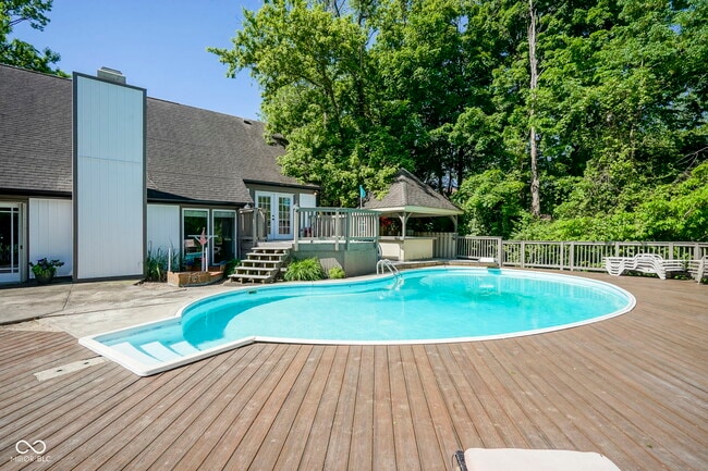 Building Photo - 858 Cedar Wood