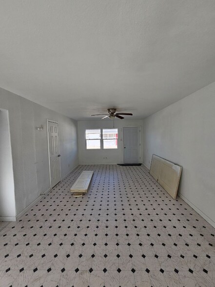 Building Photo - 1726 E Dartmouth St