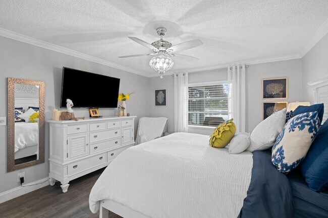 Building Photo - 5400 Poppy Pl