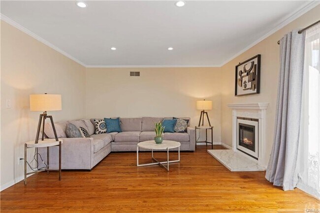 Building Photo - Spacious 4BR House in Torrance