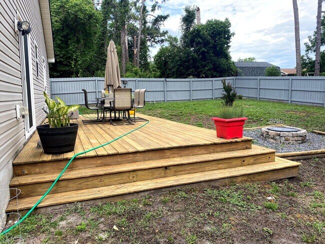 Building Photo - FURNISHED MONTHLY RENTAL AVAILABLE AUGUST ...