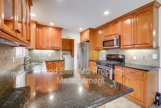 Building Photo - 10321 Courtright Rd