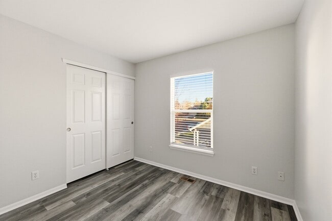 Building Photo - Beautiful Stroh Ranch 4 Bedroom, 2.5 Bath Home, Brand New Kitchen Appliances READY TODAY!