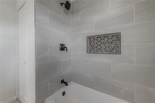 Building Photo - 4002 W Fairview Heights