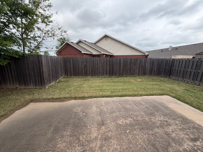 Building Photo - Elegant, Low Maintenance Townhome Designed for Elevated Everyday Living!