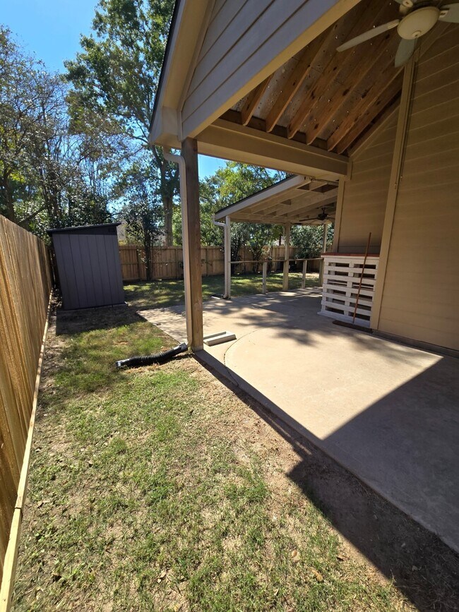 Building Photo - 9519 Willow Lodge Ct