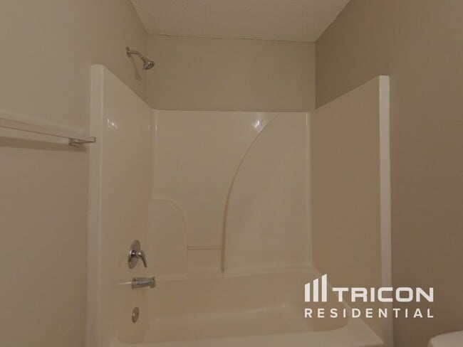 Building Photo - 152 Mayweather Dr