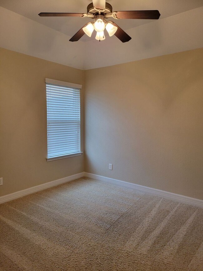 Building Photo - 2501 Leatherwood Dr