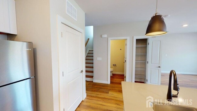 Building Photo - 601 Novak Terrace