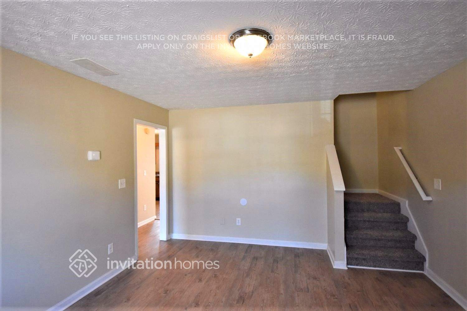 Building Photo - 727 Trickle Ln