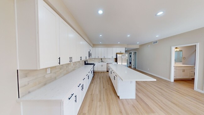 Building Photo - Newly built house on Dorothy Way! (Lease o...