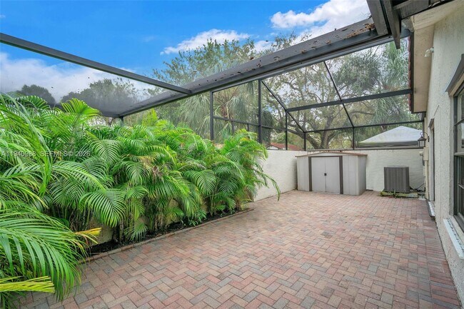 Building Photo - 11125 SW 134th Ct