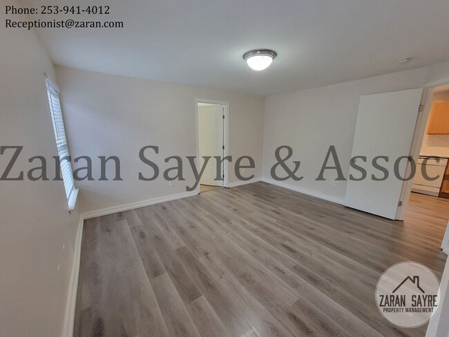 Building Photo - 2805 9th St SE