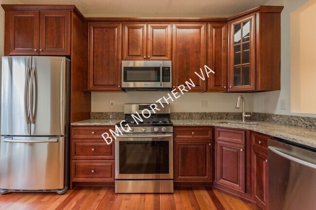 Building Photo - 44126 Tippecanoe Terrace
