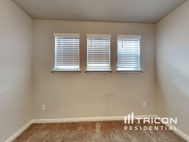Building Photo - 13611 Emerson Way Saint Hedwig TX