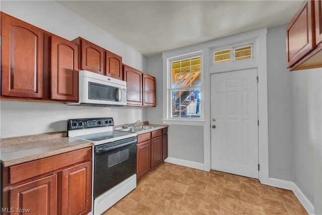 Building Photo - 3820 Riverside Ave