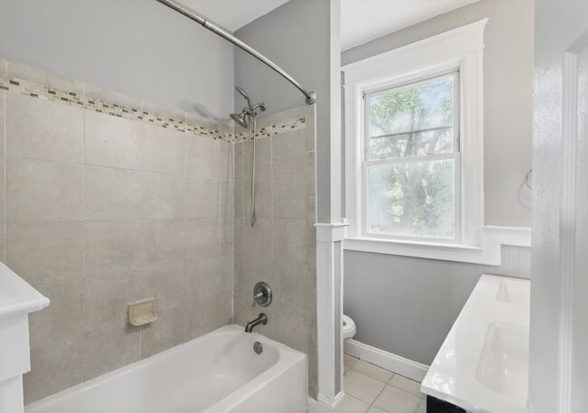 Building Photo - 809 Jefferson St NW