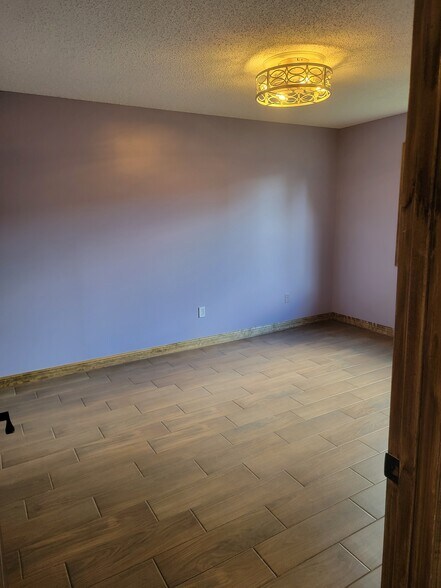 Building Photo - 4701 Woodland Ave
