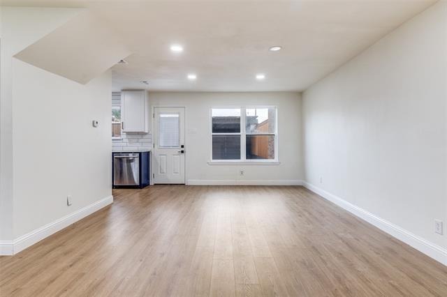 Building Photo - 301 Towne House Ln