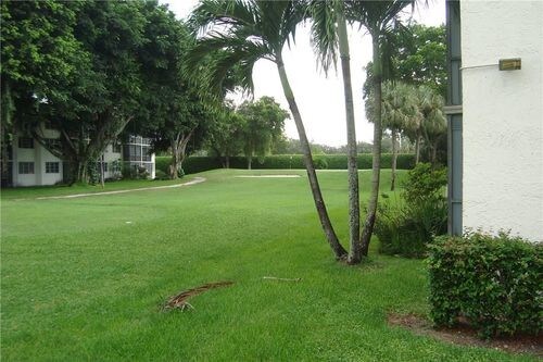 Building Photo - 830 S Hollybrook Dr