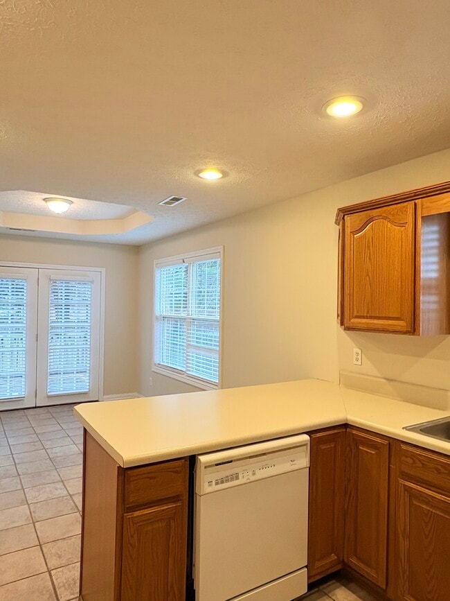 Building Photo - 338 Catalpa Cir