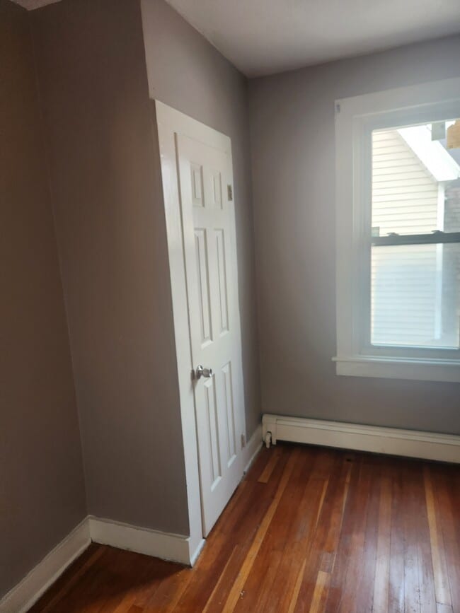 Building Photo - 11 Fairview Ave