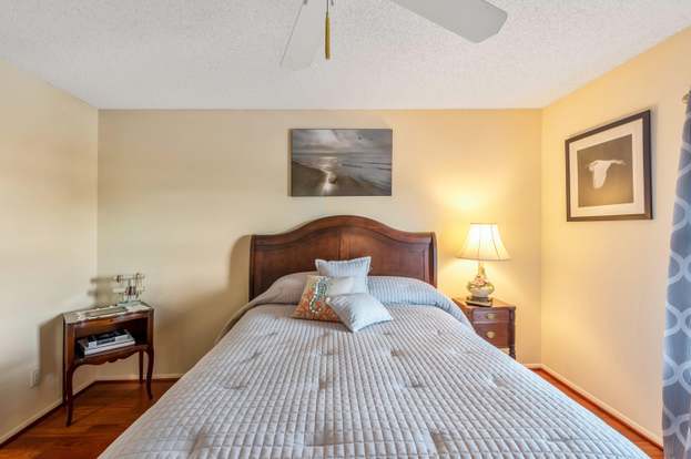 Building Photo - 33 Plantation Dr