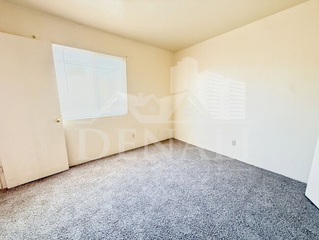 Building Photo - 1211 W Apache Trail