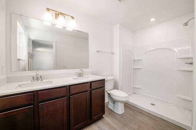 Building Photo - 122 Red Willow Dr