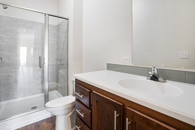 Building Photo - Woodland Park Townhome!