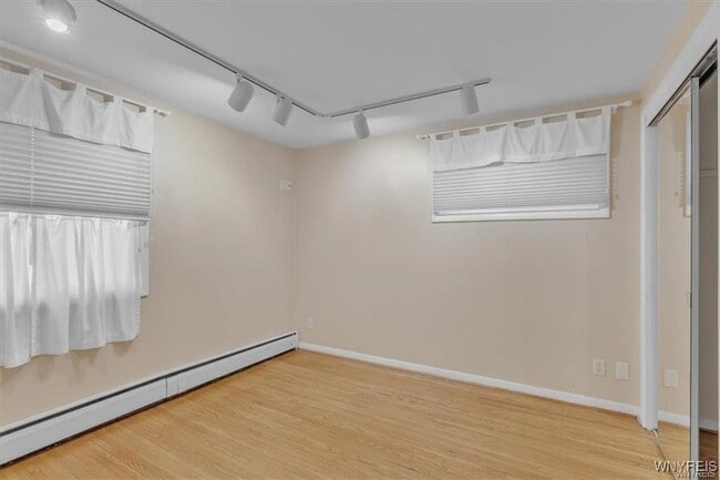 Building Photo - 116 Segsbury Rd