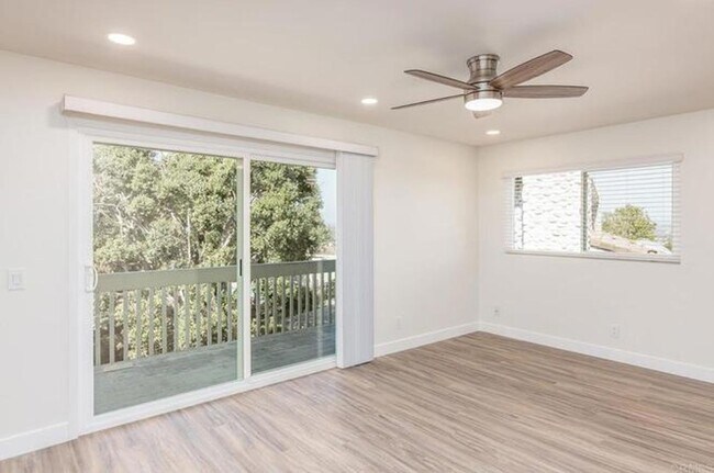 Building Photo - Remodeled 3 Bed 2 Bath Condo - Coastal Living at Its Finest