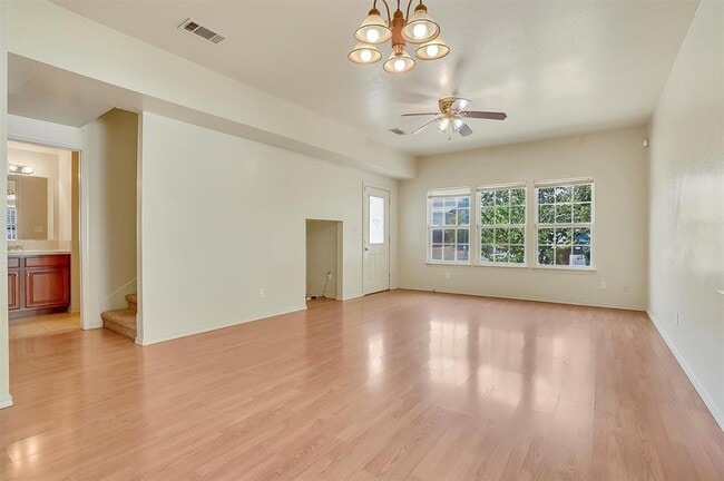 Building Photo - 2115 E 18th St