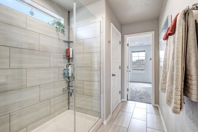 Building Photo - 3202 Tazanita Lp SE