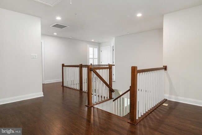 Building Photo - 8631 St Anthony Dr